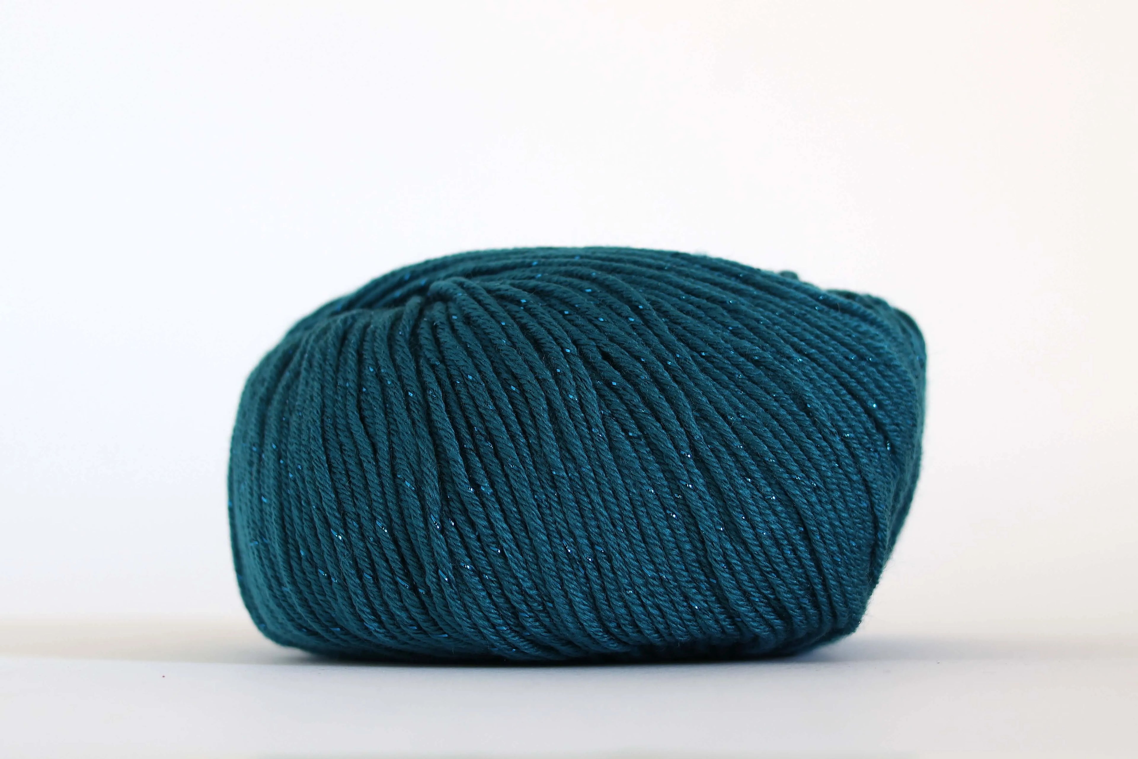 Baci Rubati 97% microfibra PC 3% Poliestere - Miss tricot - 50g x 130m