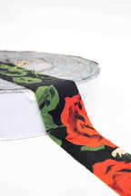 Fettuccia in pizza lycra top quality | Fantasia rose rosse con foglie e base nera